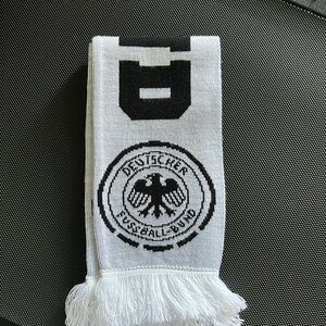 NWOT - DEUTSCHLAND Scarf
